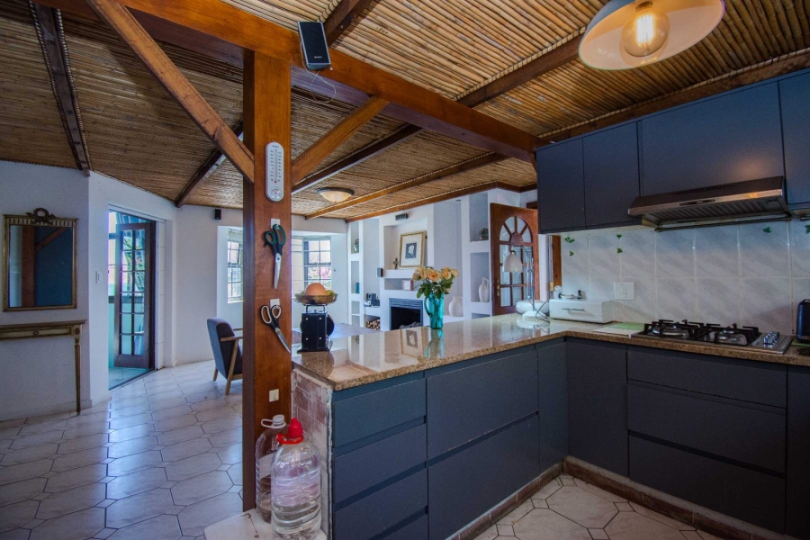 4 Bedroom Property for Sale in Mountainside Western Cape